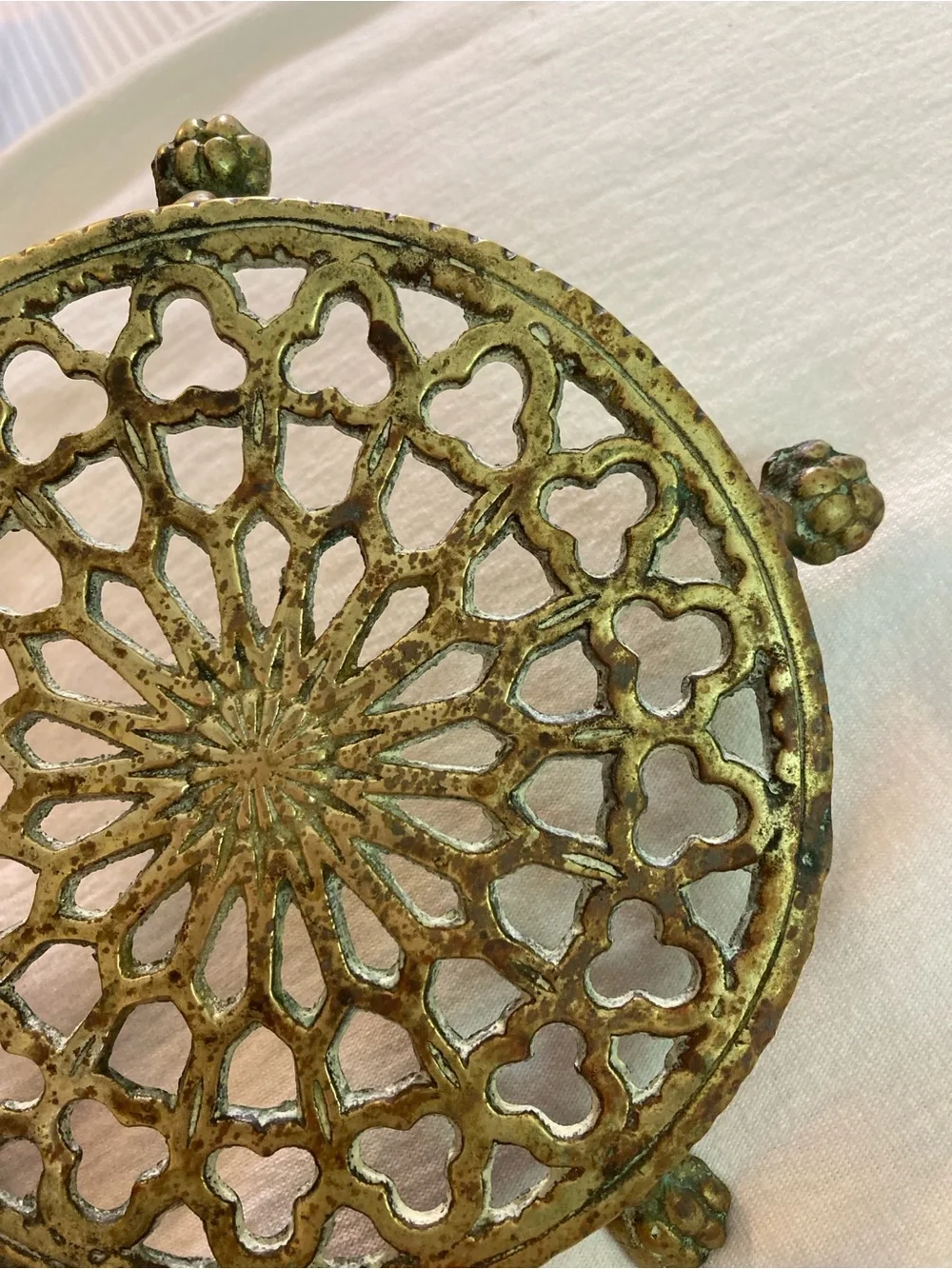 Glo-Mar Art Works Inc., N.Y. Set of 2 Antique Trivet Solid Brass Lion Paw Feet